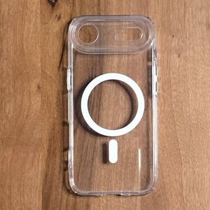 Spigen iPhone 6.6" (2025) Case Ultra Hybrid (MagFit) Clear/White ACS10051